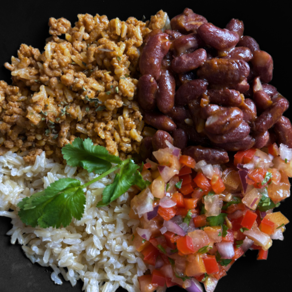 Bowl Mexicano de Carne y Frijoles Refritos con Pico de Gallo