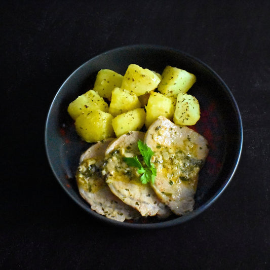 Lomo de cerdo al ajillo con patatas deluxe