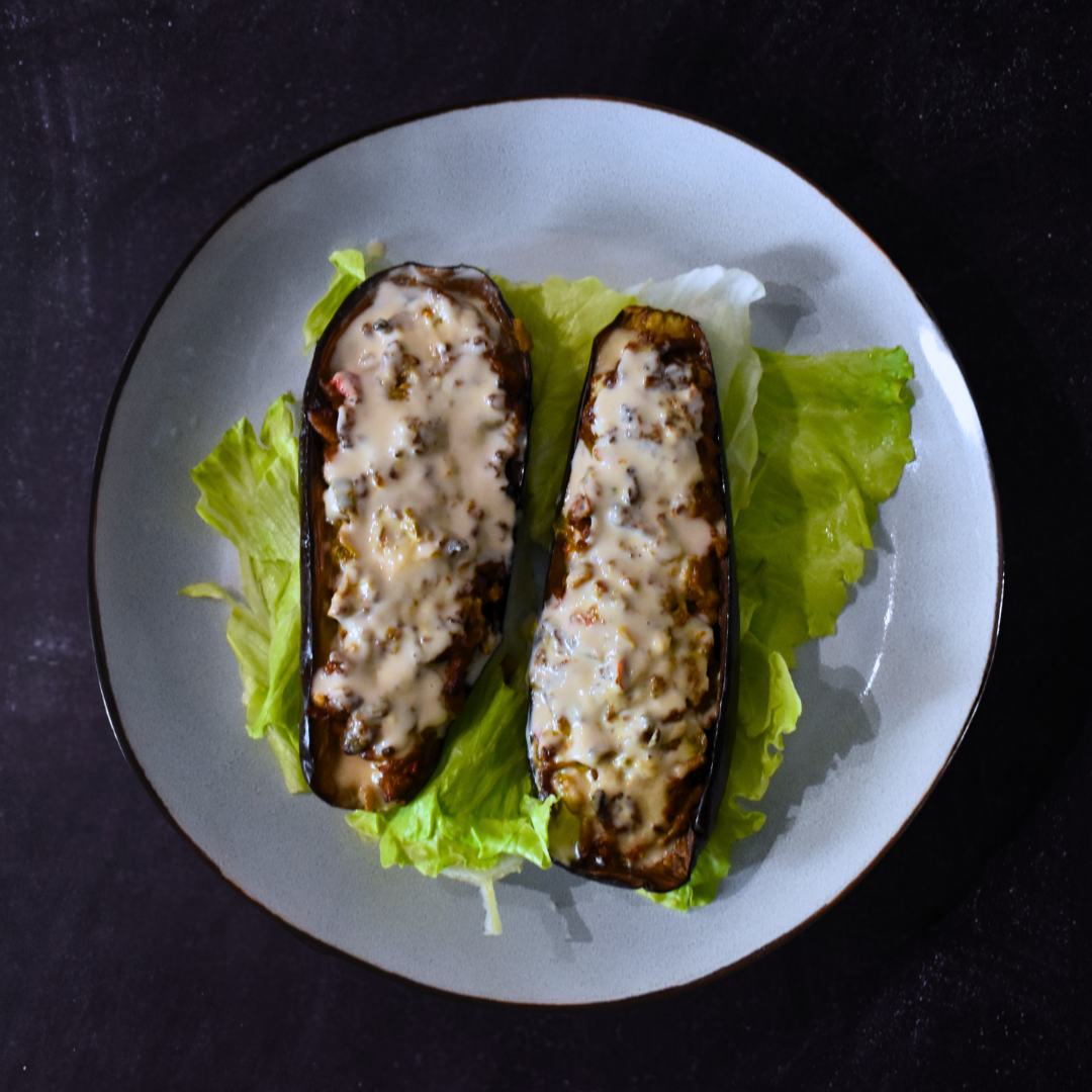 Berenjenas Rellenas de Carne Picada con Especias Árabes y Tahini