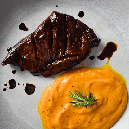 Secreto Iberico Glaseado en miso rojo con pure de boniato